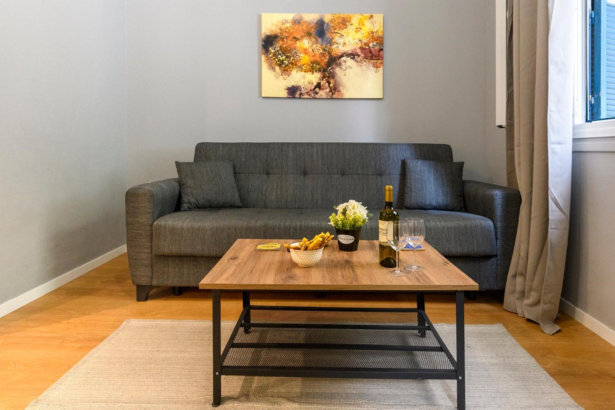 One-Bedroom Apartment